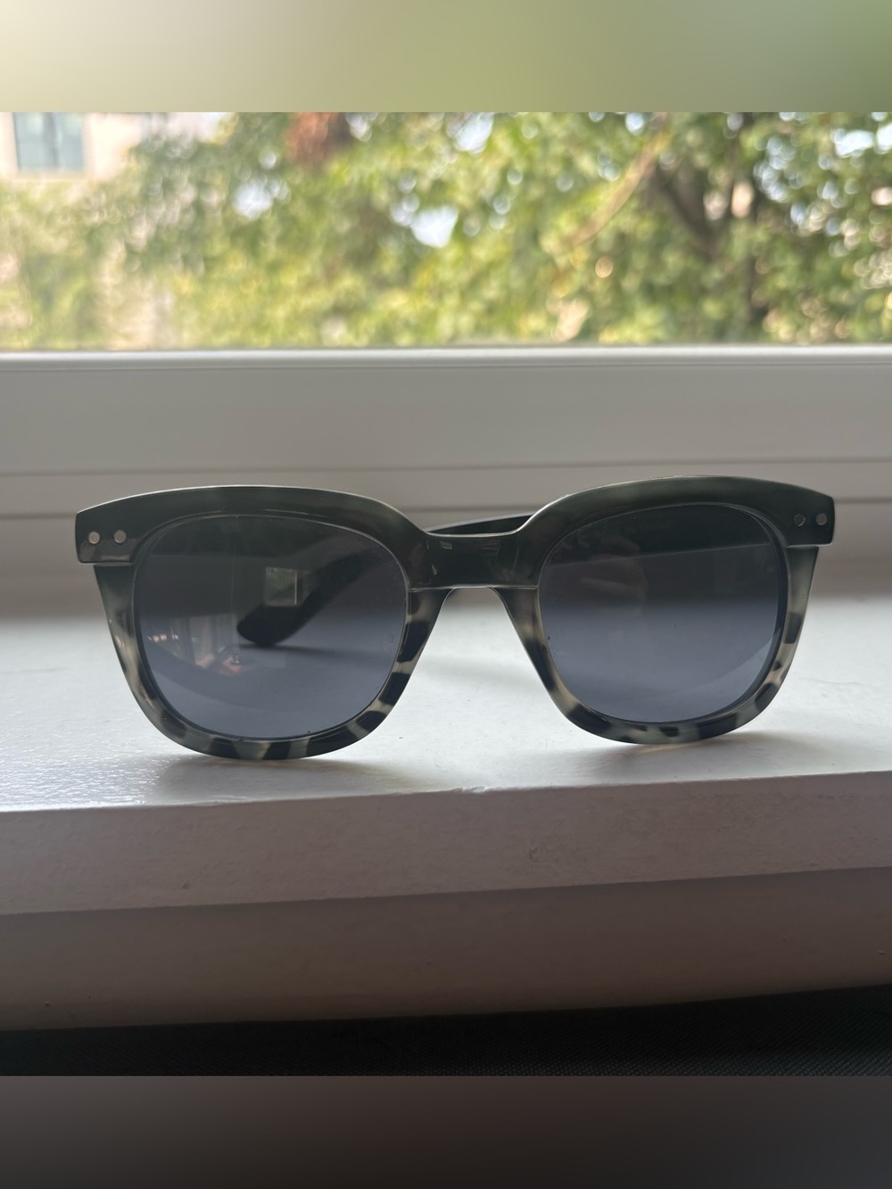 Tortoiseshell Square Sunglasses - Gray Lenses
